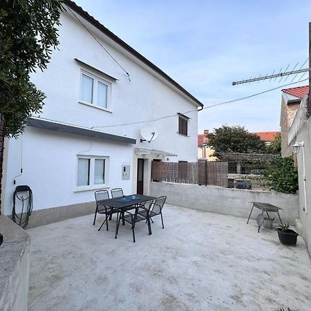Holiday Home 奥米沙利 外观 照片