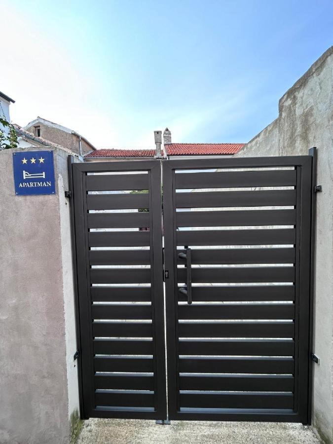 Holiday Home 奥米沙利 外观 照片