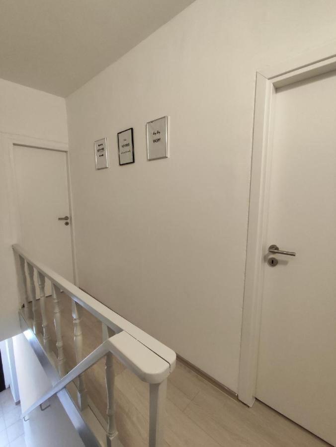 Holiday Home 奥米沙利 外观 照片