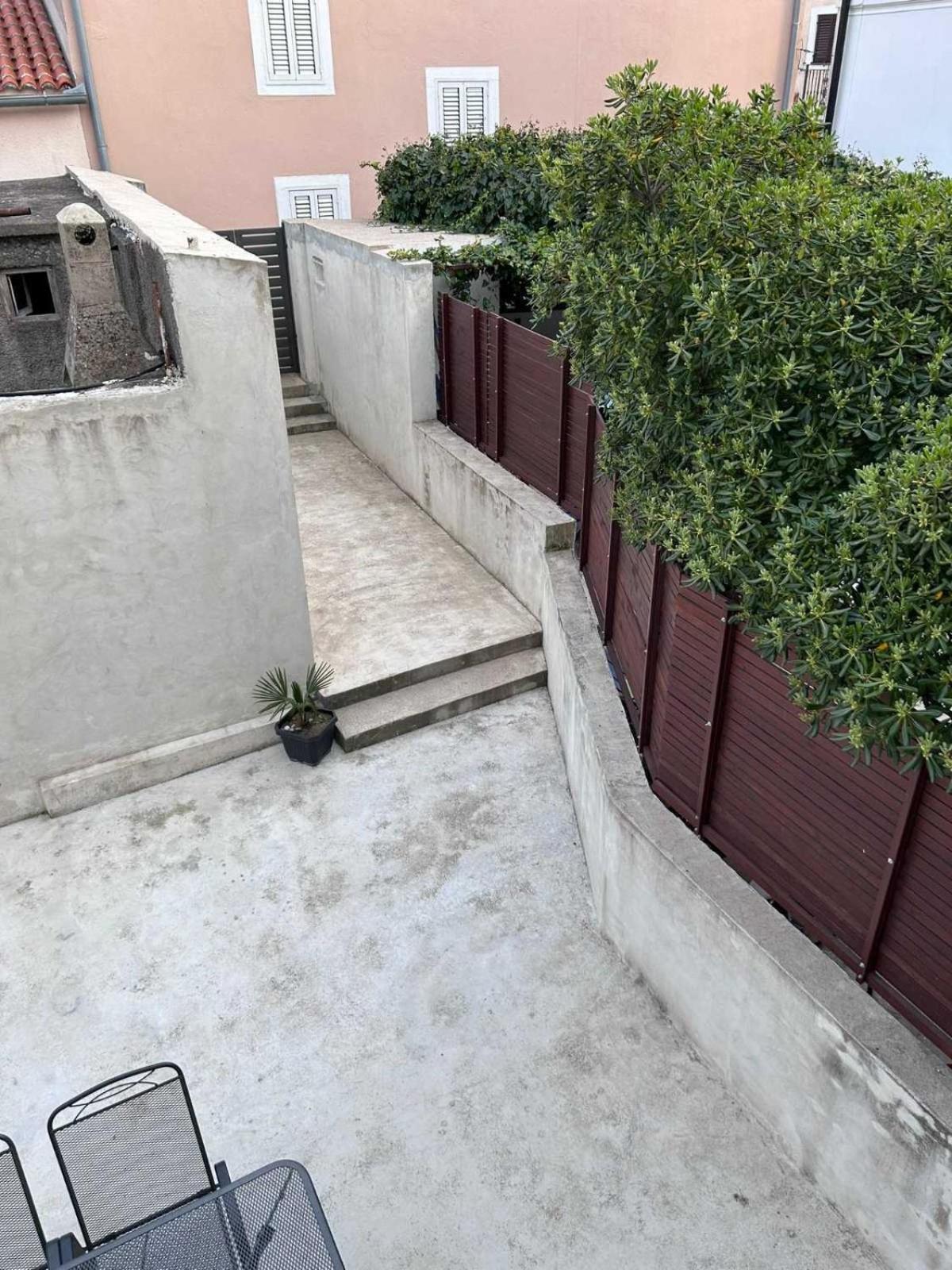 Holiday Home 奥米沙利 外观 照片